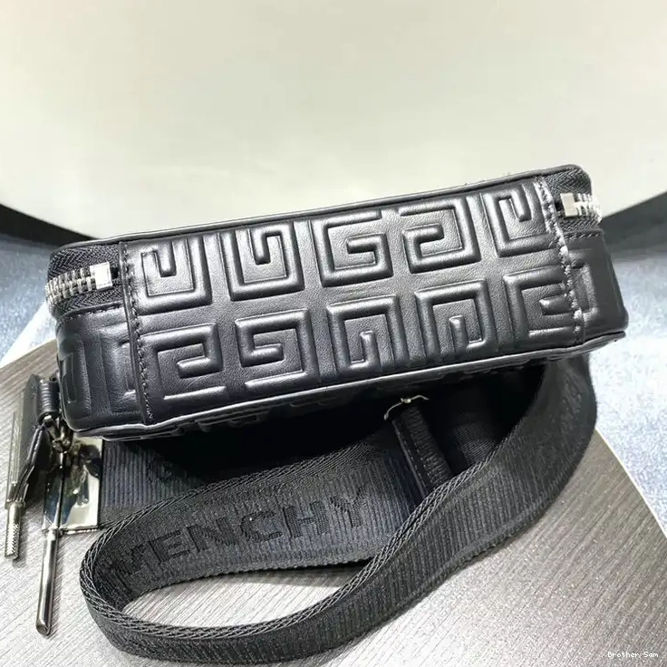 Brother Sam Yupoo Bag 2209SW0077 Givenchy 0408